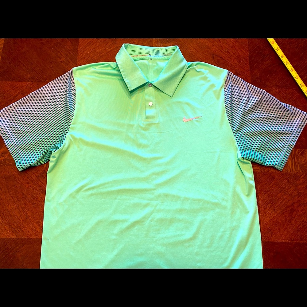Men’s Tiger Woods golf shirt